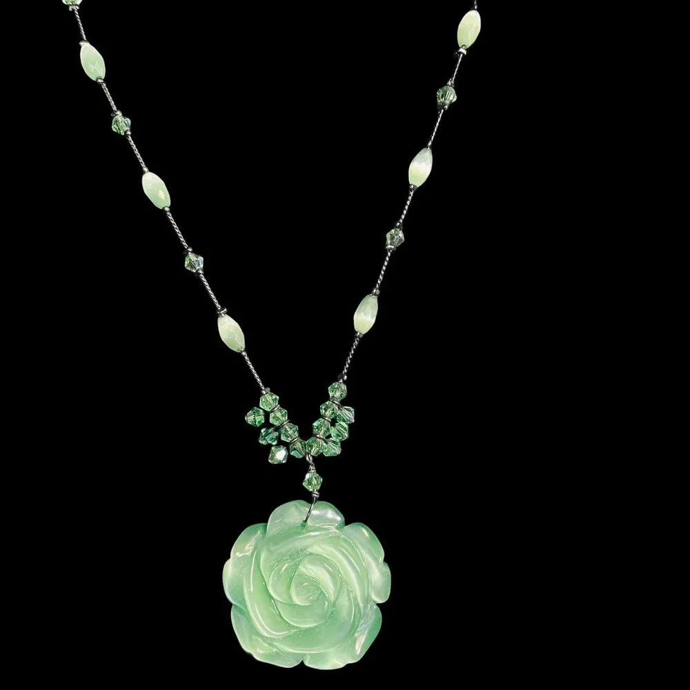 Dabby Reid Green Rose Pendant Necklace Beaded Handmade Adjustable Nature Jewelry